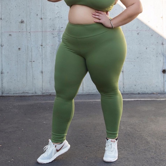 CheriFit Olive Scrunch Leggings - Picture 3 of 9